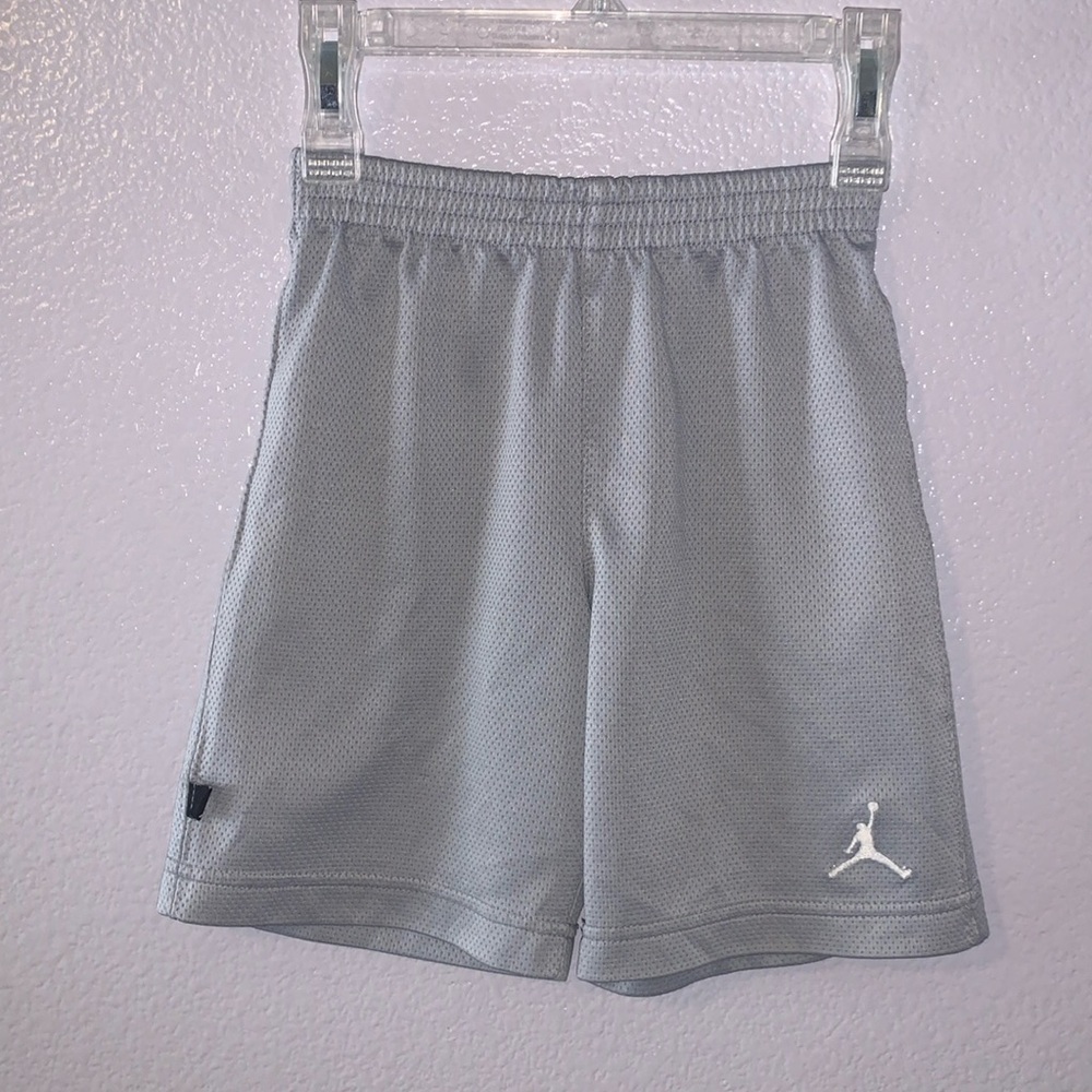 Jordan grey mesh boys 6 basketball shorts pockets
